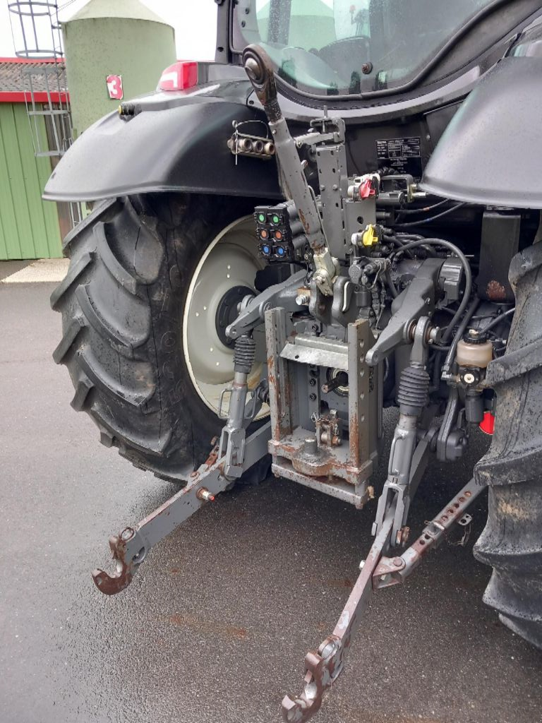 Traktor типа Valtra N 134 HiTech, Gebrauchtmaschine в BRECE (Фотография 9)