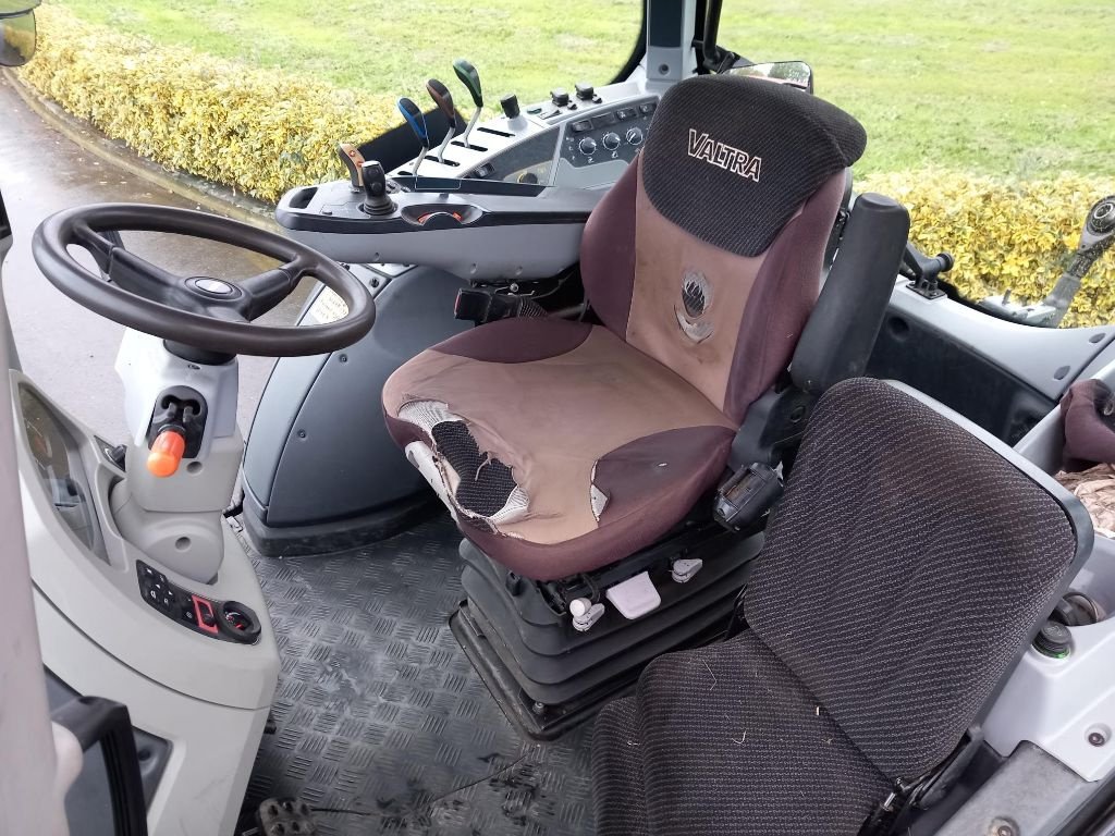 Traktor типа Valtra N 134 HiTech, Gebrauchtmaschine в BRECE (Фотография 11)