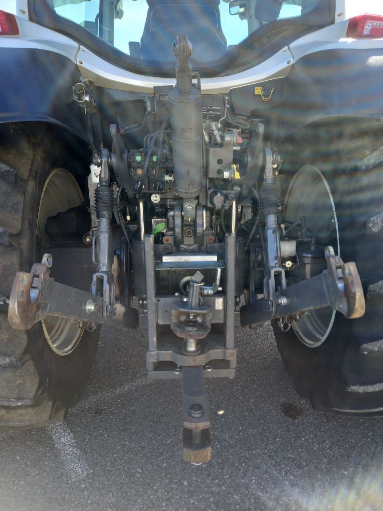 Traktor типа Valtra N 134 HITECH, Gebrauchtmaschine в Calmont (Фотография 11)