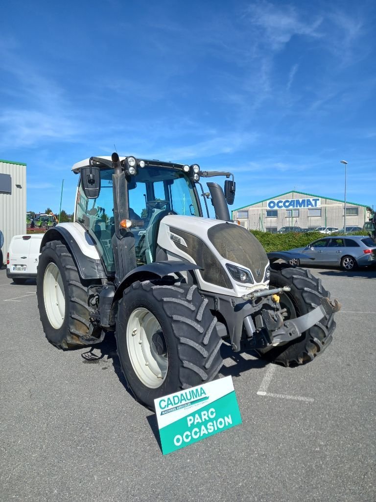 Traktor типа Valtra N 134 HITECH, Gebrauchtmaschine в Calmont (Фотография 2)