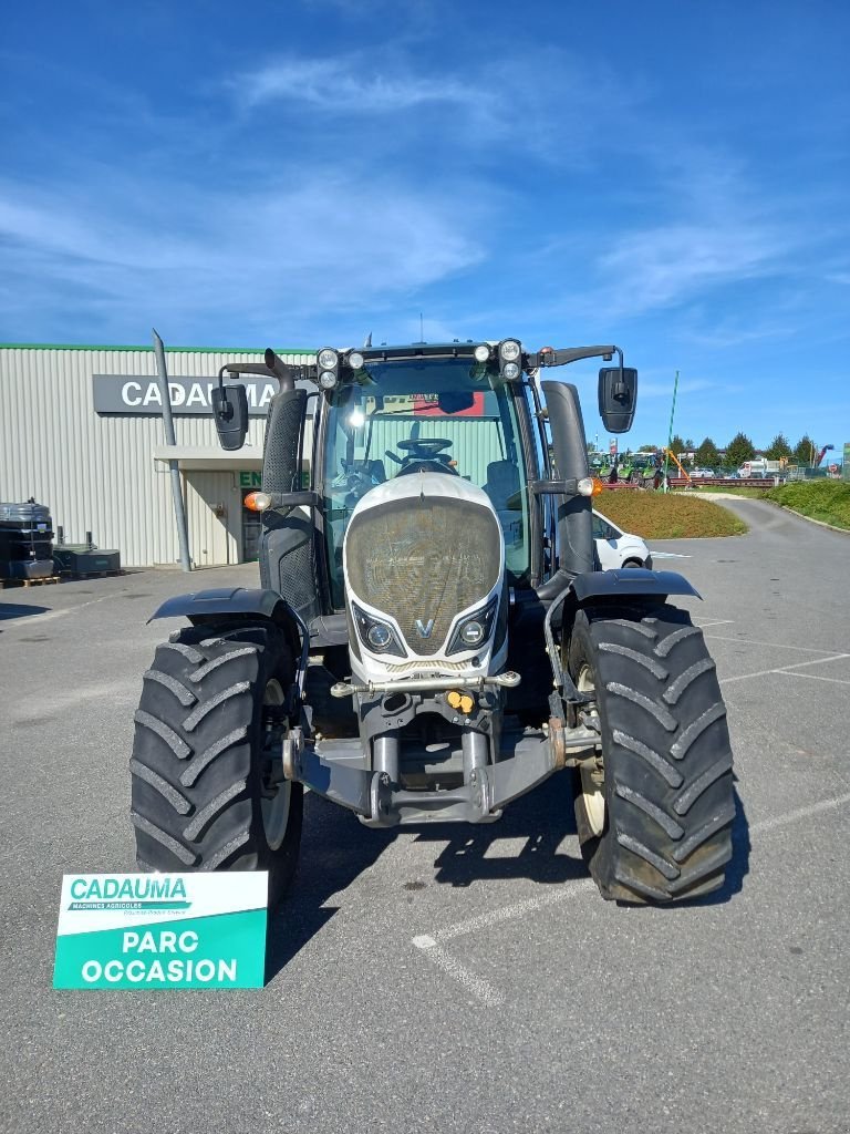 Traktor типа Valtra N 134 HITECH, Gebrauchtmaschine в Calmont (Фотография 7)