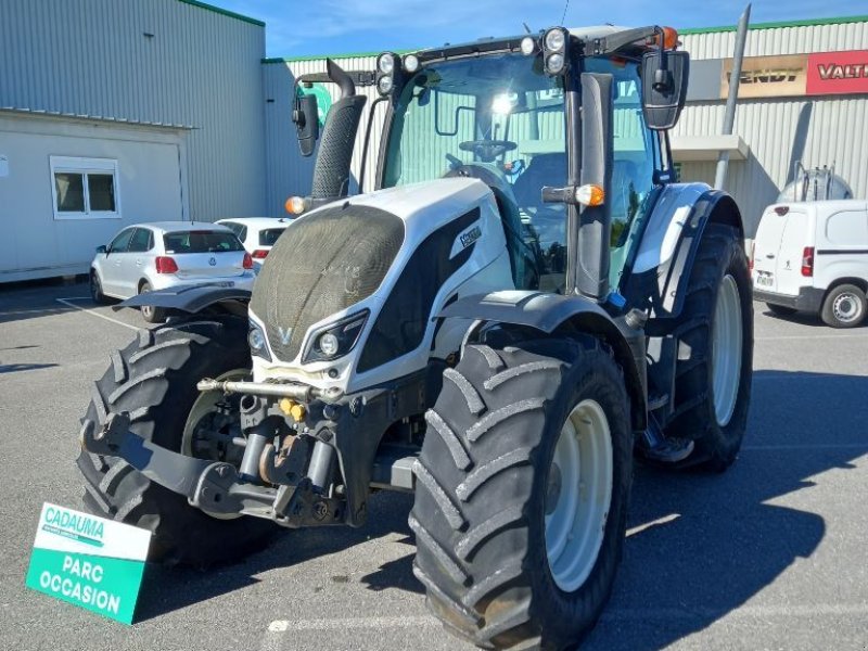 Traktor типа Valtra N 134 HITECH, Gebrauchtmaschine в Calmont (Фотография 1)