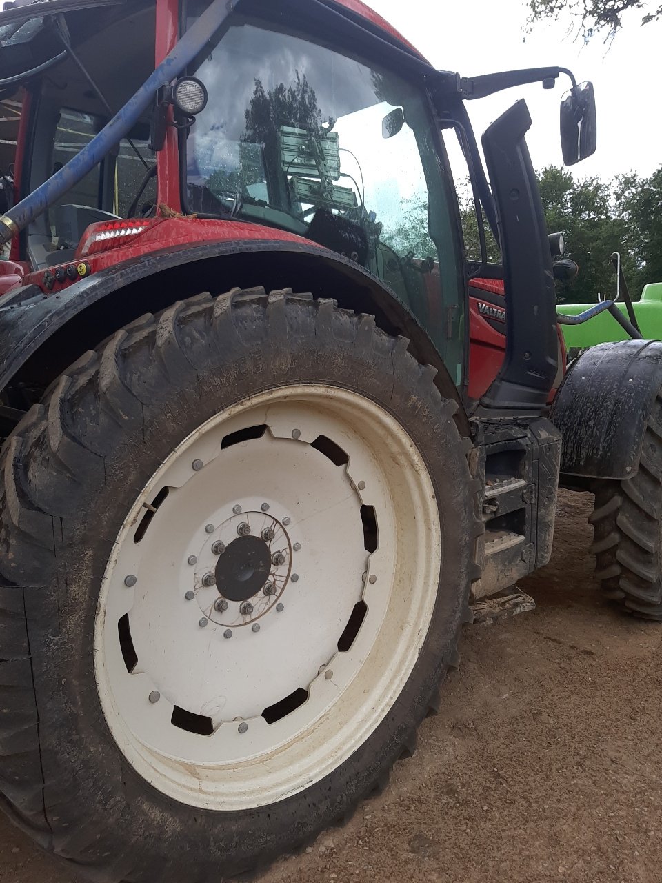 Traktor del tipo Valtra N 134 VERSU, Gebrauchtmaschine In SOUSCEYRAC (Immagine 3)