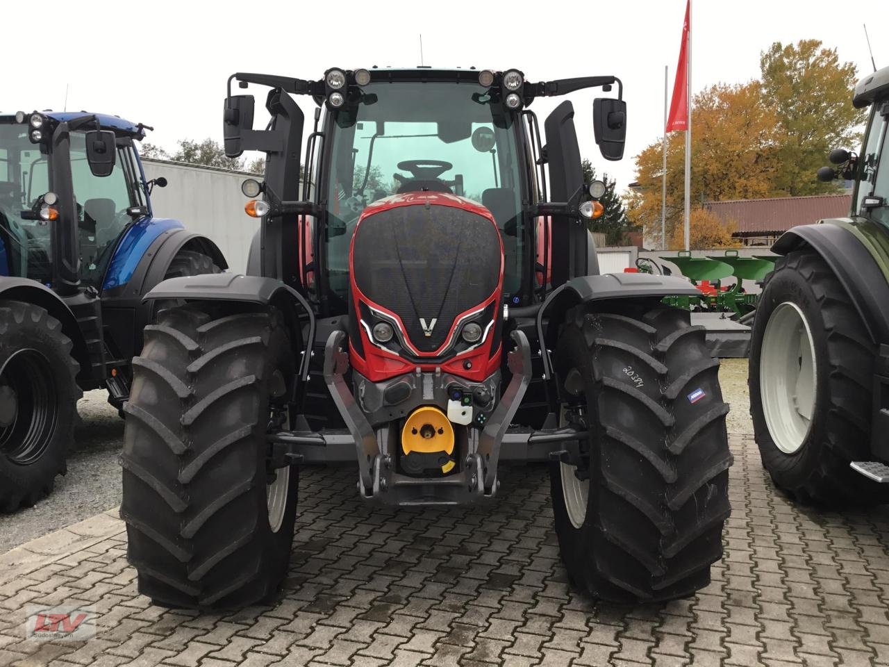 Traktor des Typs Valtra N 135 A GL, Neumaschine in Eggenfelden (Bild 2)