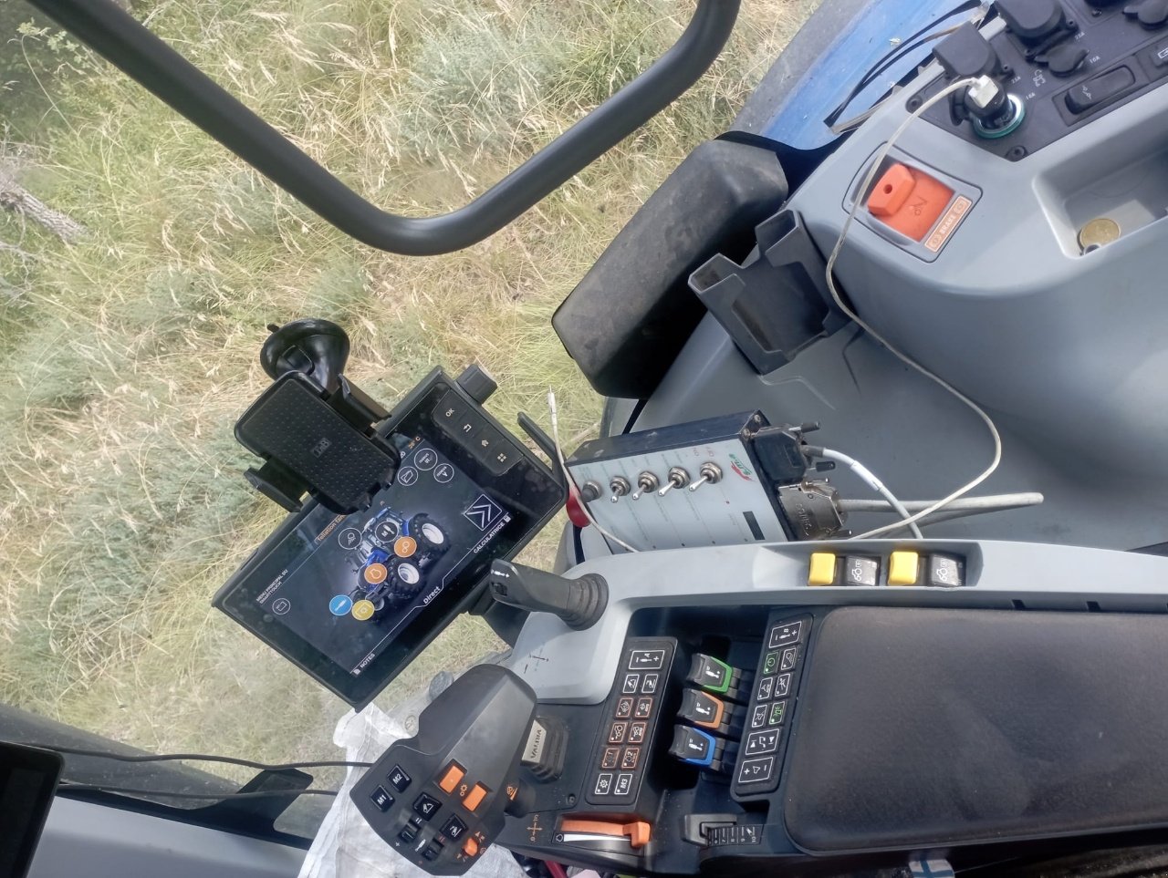 Traktor del tipo Valtra N 135 D SmartTouch, Gebrauchtmaschine en LACAPELLE-MARIVAL (Imagen 8)