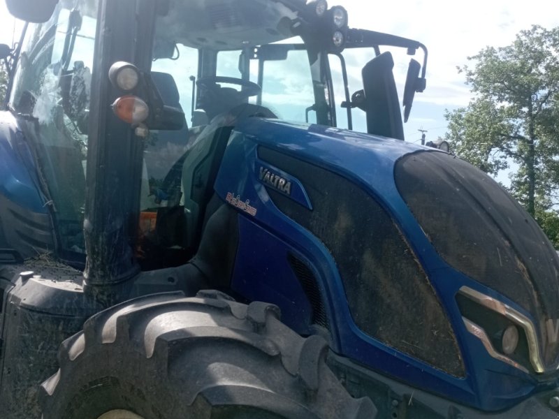 Traktor del tipo Valtra N 135 D SmartTouch, Gebrauchtmaschine en LACAPELLE-MARIVAL (Imagen 1)