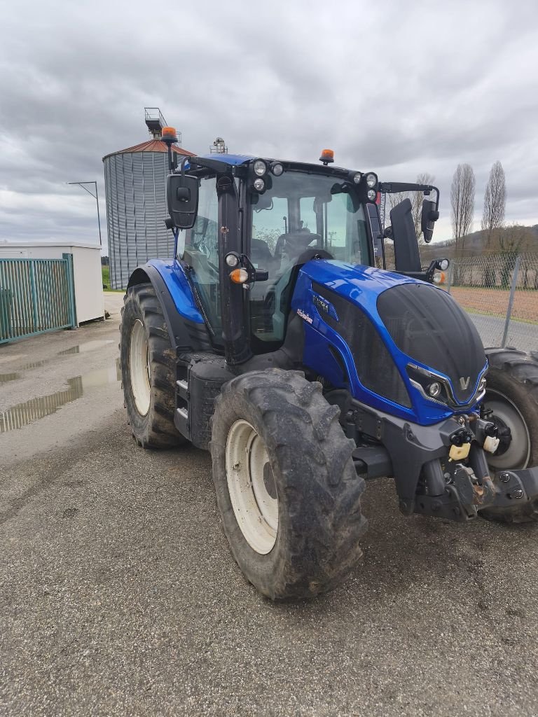 Traktor del tipo Valtra N 135 D SmartTouch, Gebrauchtmaschine en LACAPELLE-MARIVAL (Imagen 1)