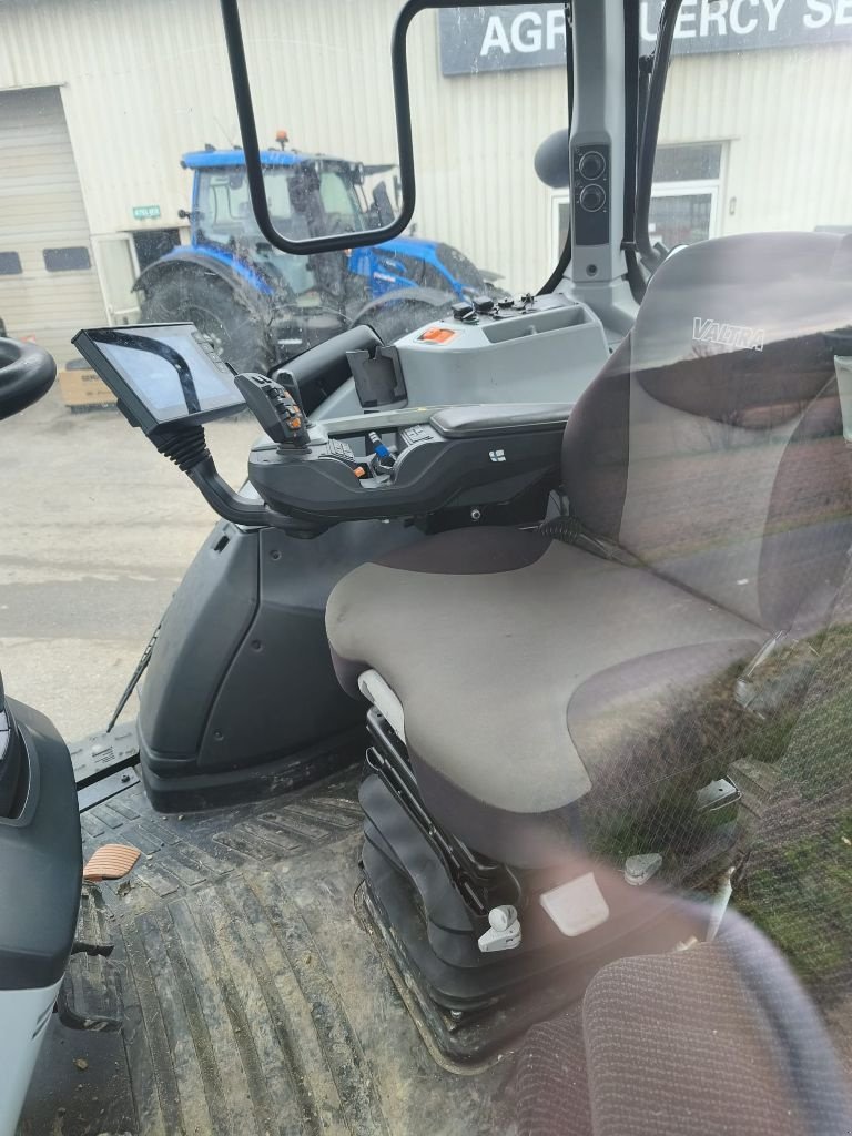 Traktor del tipo Valtra N 135 D SmartTouch, Gebrauchtmaschine en LACAPELLE-MARIVAL (Imagen 6)