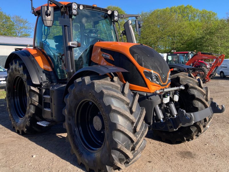 Traktor tip Valtra N 135 D, Gebrauchtmaschine in Niebüll