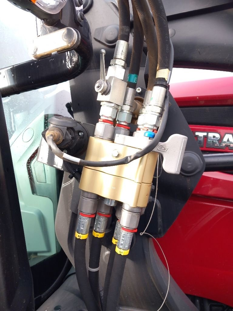 Traktor типа Valtra N 135 HITECH 5, Gebrauchtmaschine в Saint-Affrique (Фотография 10)