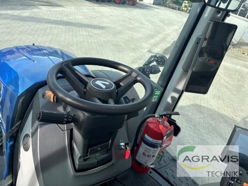 Traktor типа Valtra N 135 V 2B1, Gebrauchtmaschine в Salzkotten (Фотография 9)