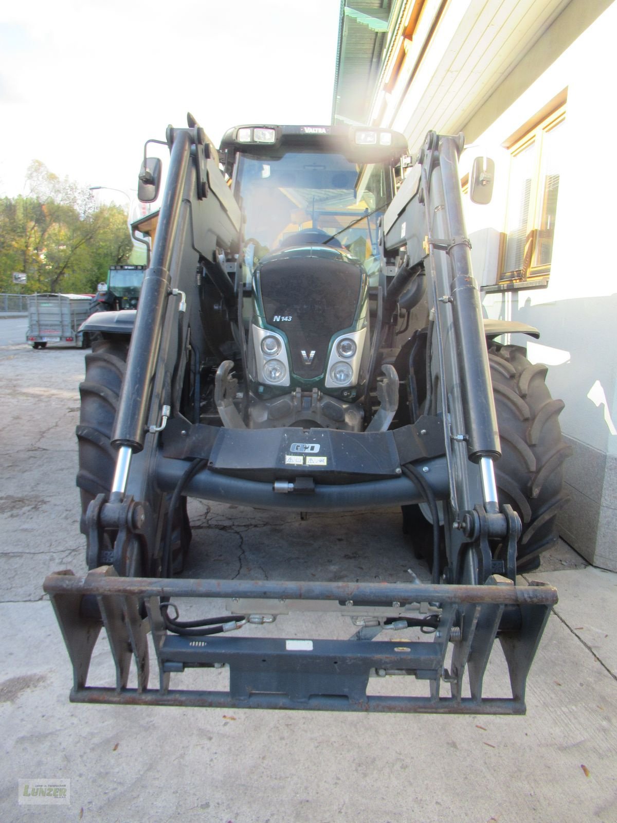 Traktor des Typs Valtra N 143 Hi Tech 3, Gebrauchtmaschine in Kaumberg (Bild 2)