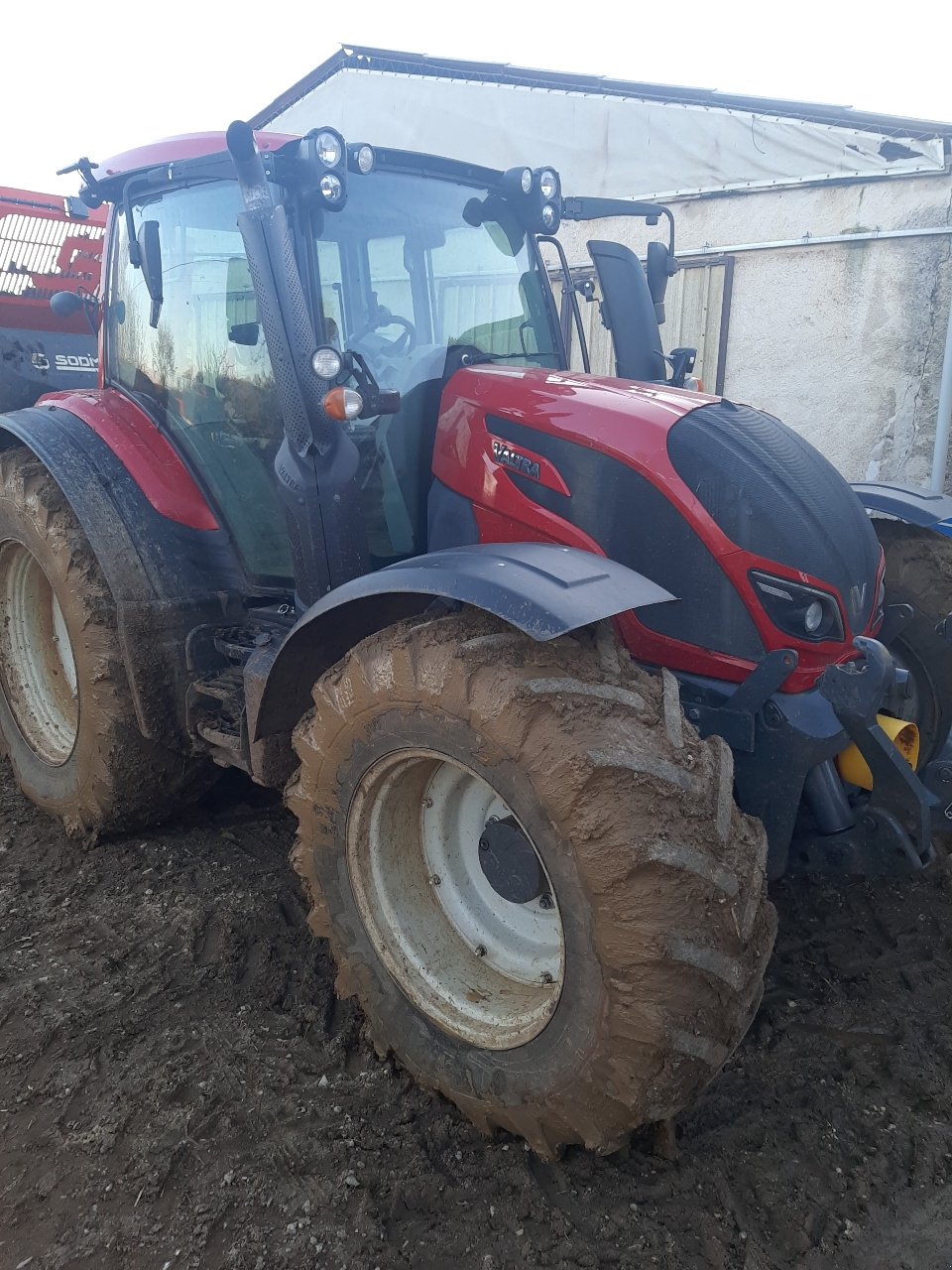 Traktor типа Valtra N 154 direct, Gebrauchtmaschine в LABASTIDE MURAT (Фотография 2)