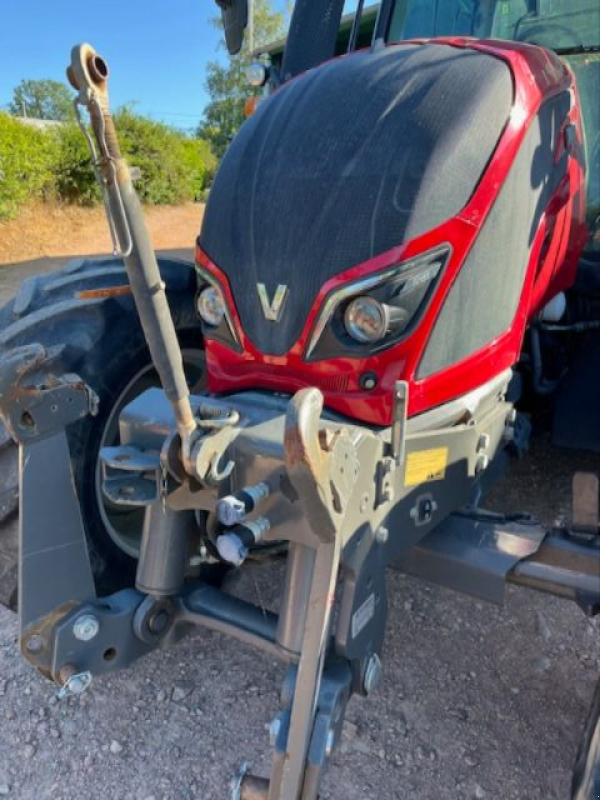 Traktor of the type Valtra N 154E ACTIVE, Gebrauchtmaschine in CHAMPLECY (Picture 2)