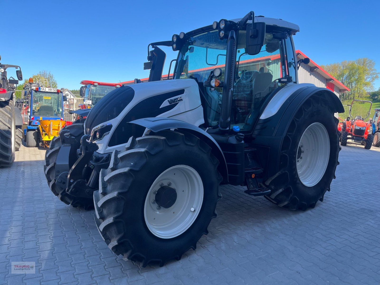 Traktor tipa Valtra N 155 A, Neumaschine u Mainburg/Wambach (Slika 3)