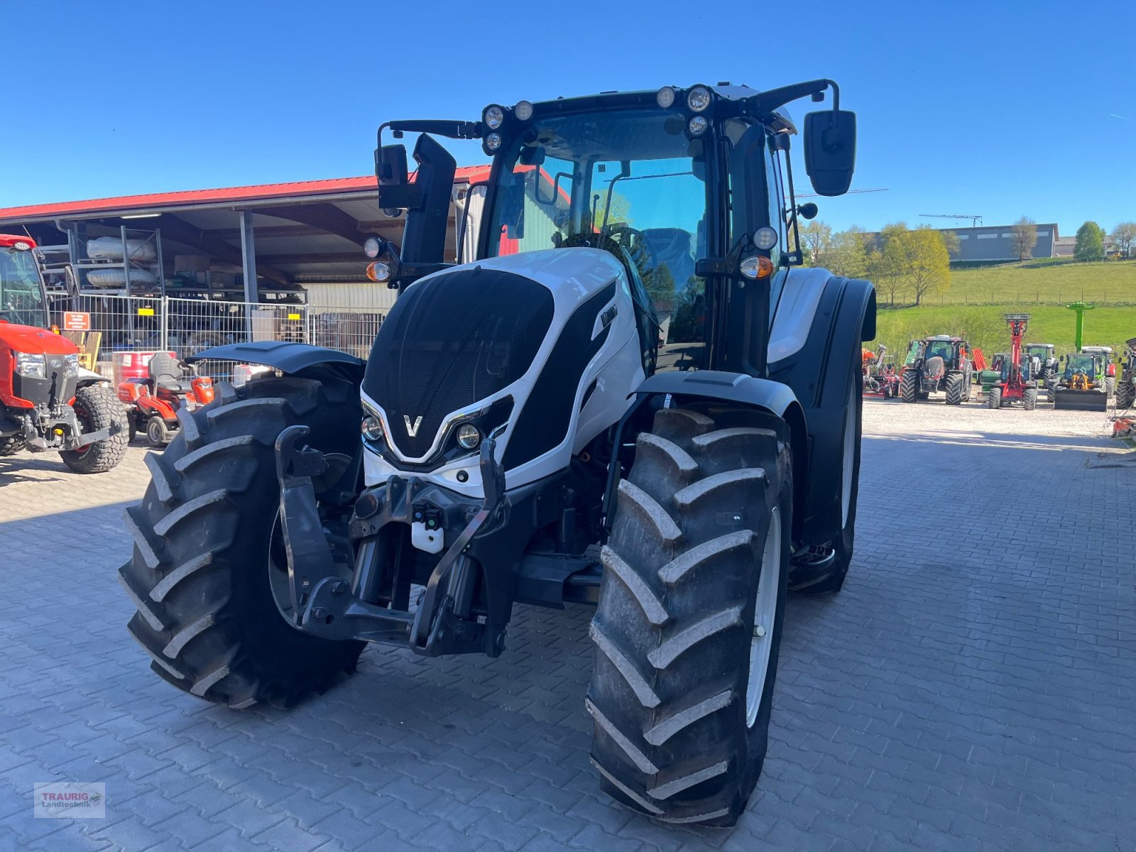 Traktor tipa Valtra N 155 A, Neumaschine u Mainburg/Wambach (Slika 4)
