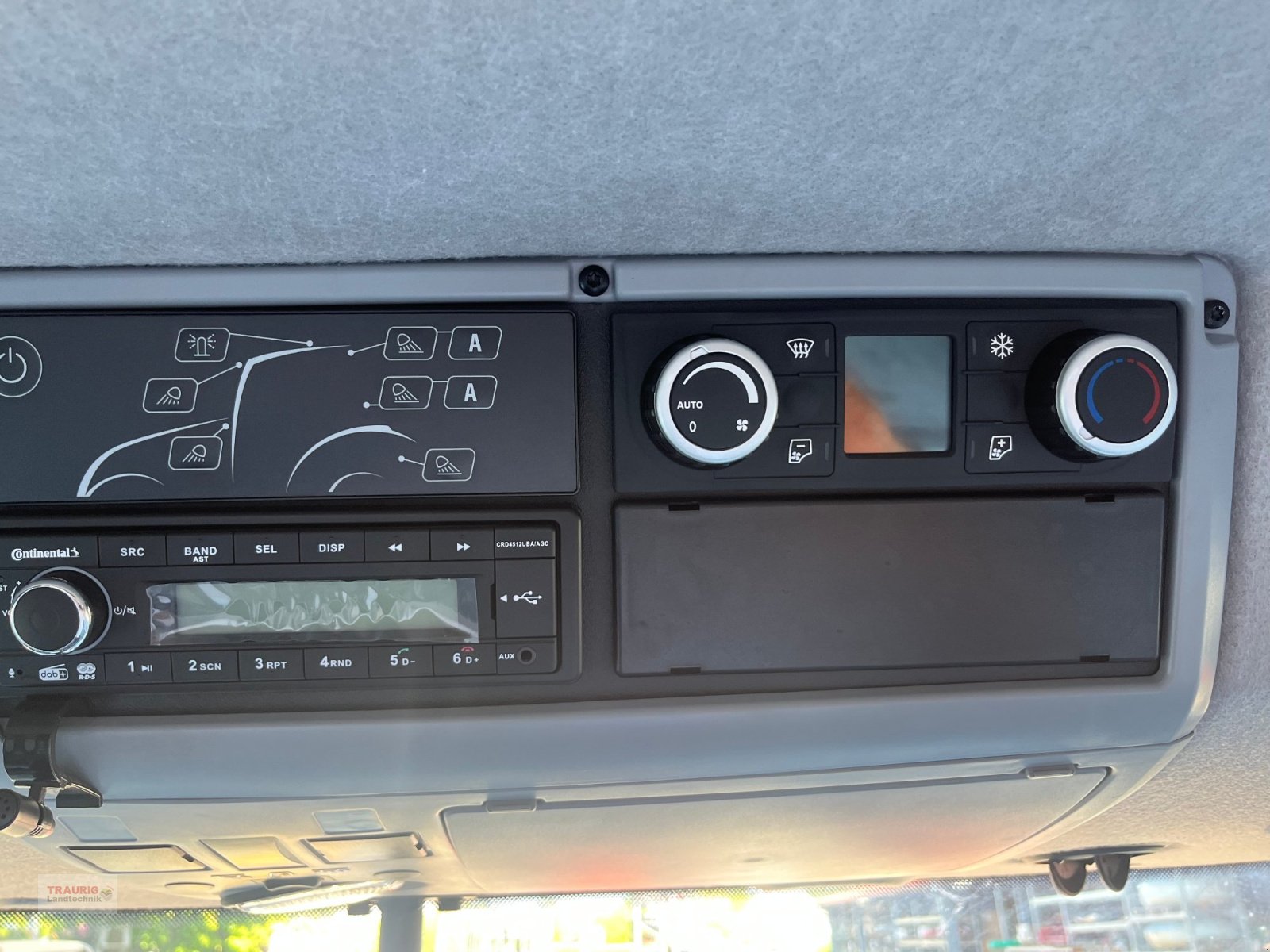 Traktor tipa Valtra N 155 A, Neumaschine u Mainburg/Wambach (Slika 15)