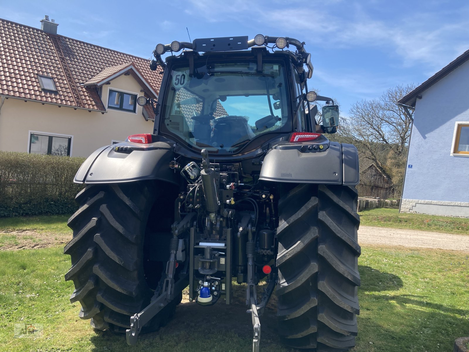 Traktor des Typs Valtra N 155 EA Forst Rüfa, Neumaschine in Bodenwöhr/ Taxöldern (Bild 3)