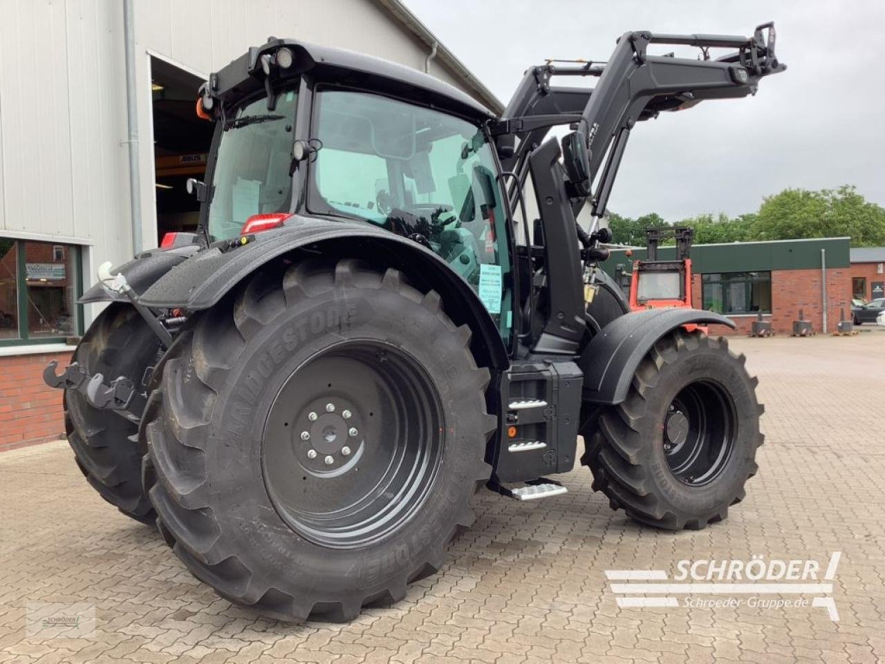 Traktor des Typs Valtra N 155 EA, Neumaschine in Ahlerstedt (Bild 5)