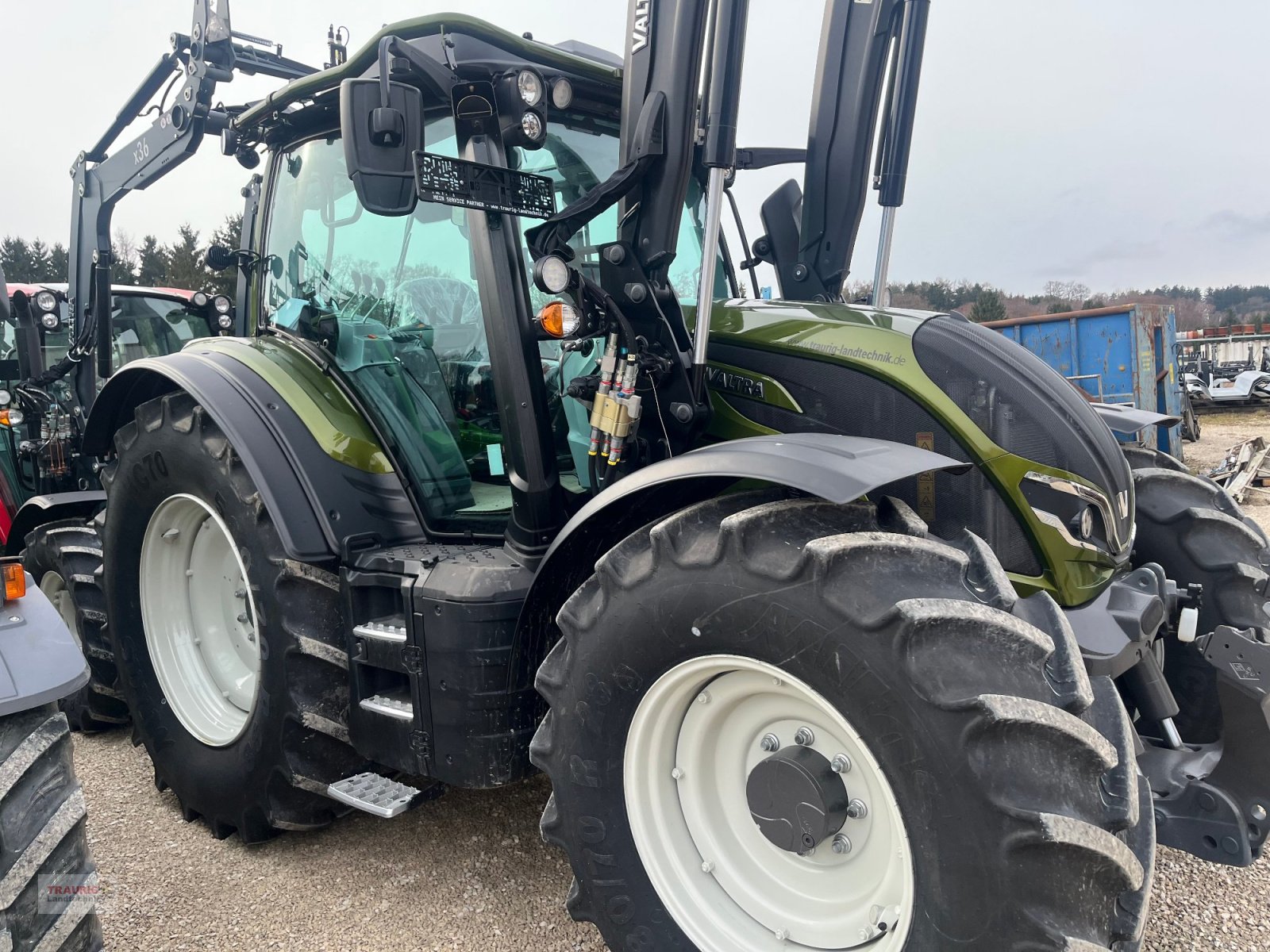 Traktor typu Valtra N 155 Rüfa und Forstkabine, FL, Neumaschine v Mainburg/Wambach (Obrázek 3)