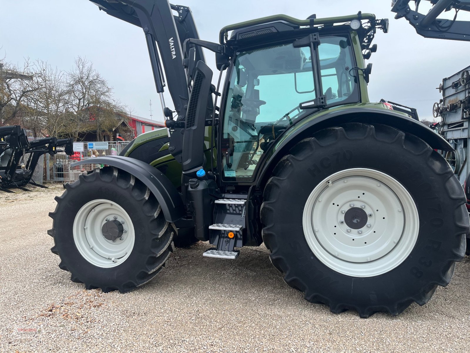 Traktor typu Valtra N 155 Rüfa und Forstkabine, FL, Neumaschine v Mainburg/Wambach (Obrázek 7)