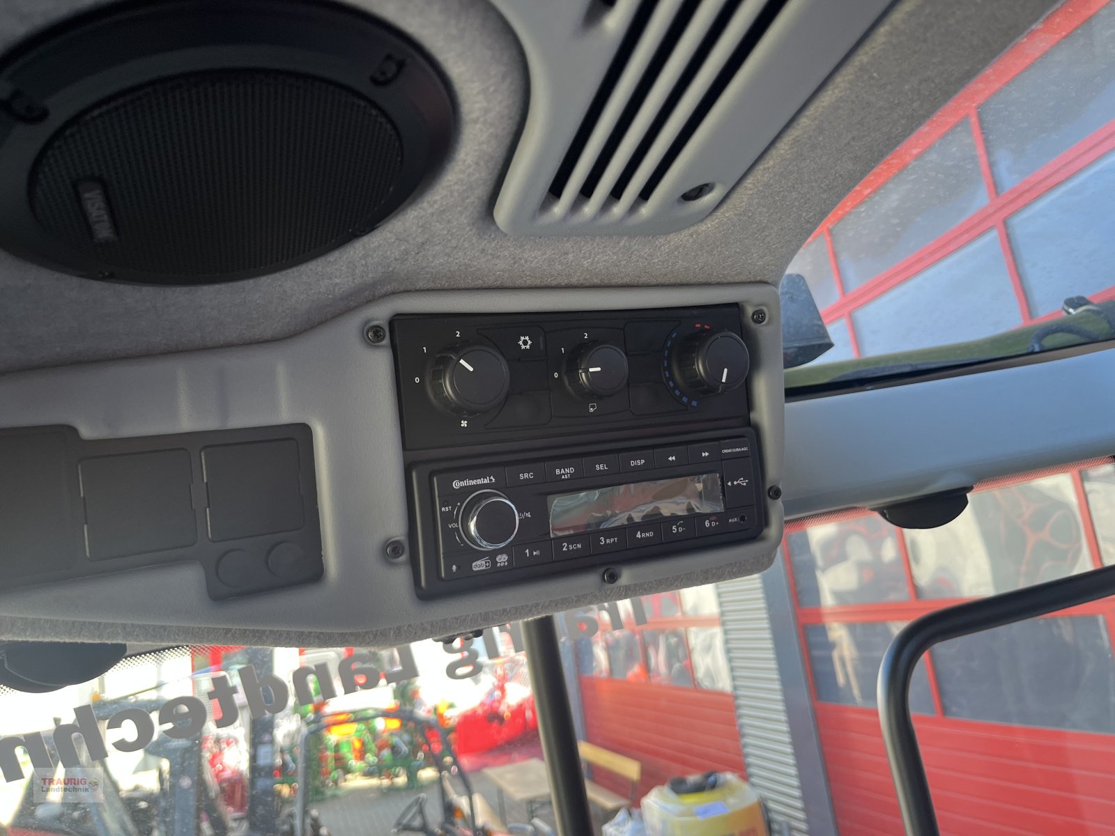 Traktor des Typs Valtra N 155D Forst m. Rüfa, Neumaschine in Mainburg/Wambach (Bild 14)