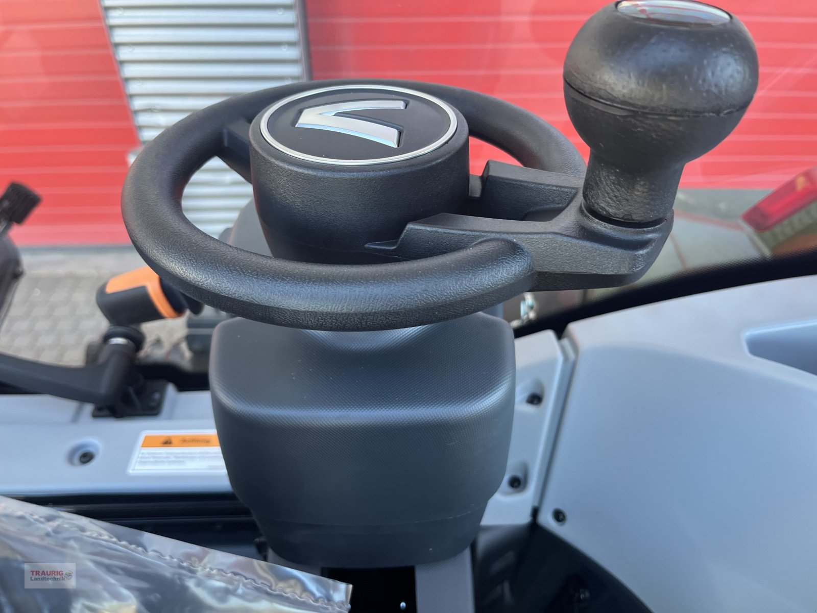 Traktor des Typs Valtra N 155D Forst m. Rüfa, Neumaschine in Mainburg/Wambach (Bild 15)