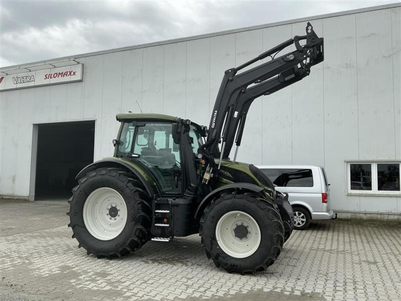 Traktor типа Valtra N 155e D 2B1 FL, Gebrauchtmaschine в Ampfing (Фотография 8)