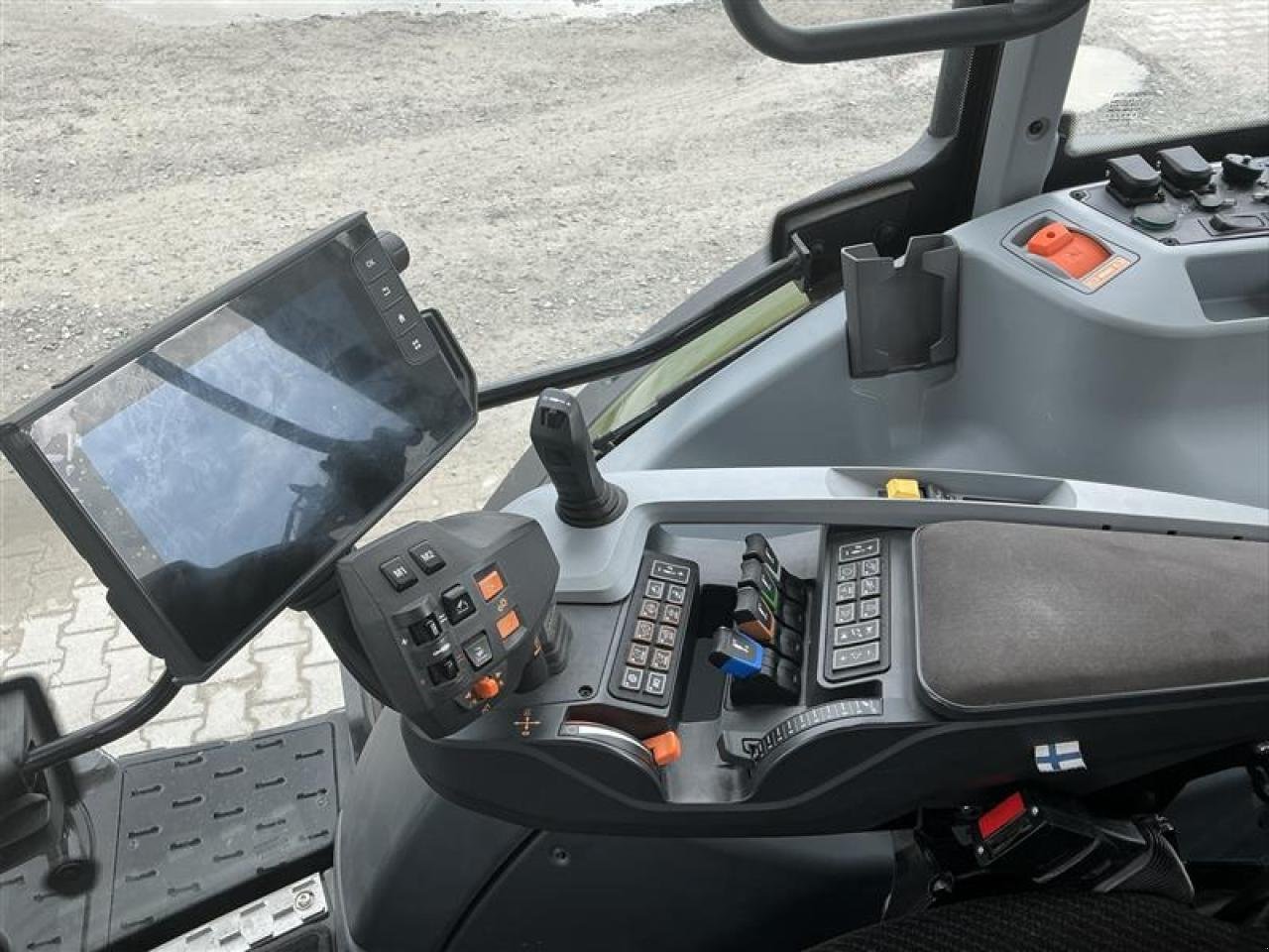 Traktor типа Valtra N 155e D 2B1 FL, Gebrauchtmaschine в Ampfing (Фотография 10)