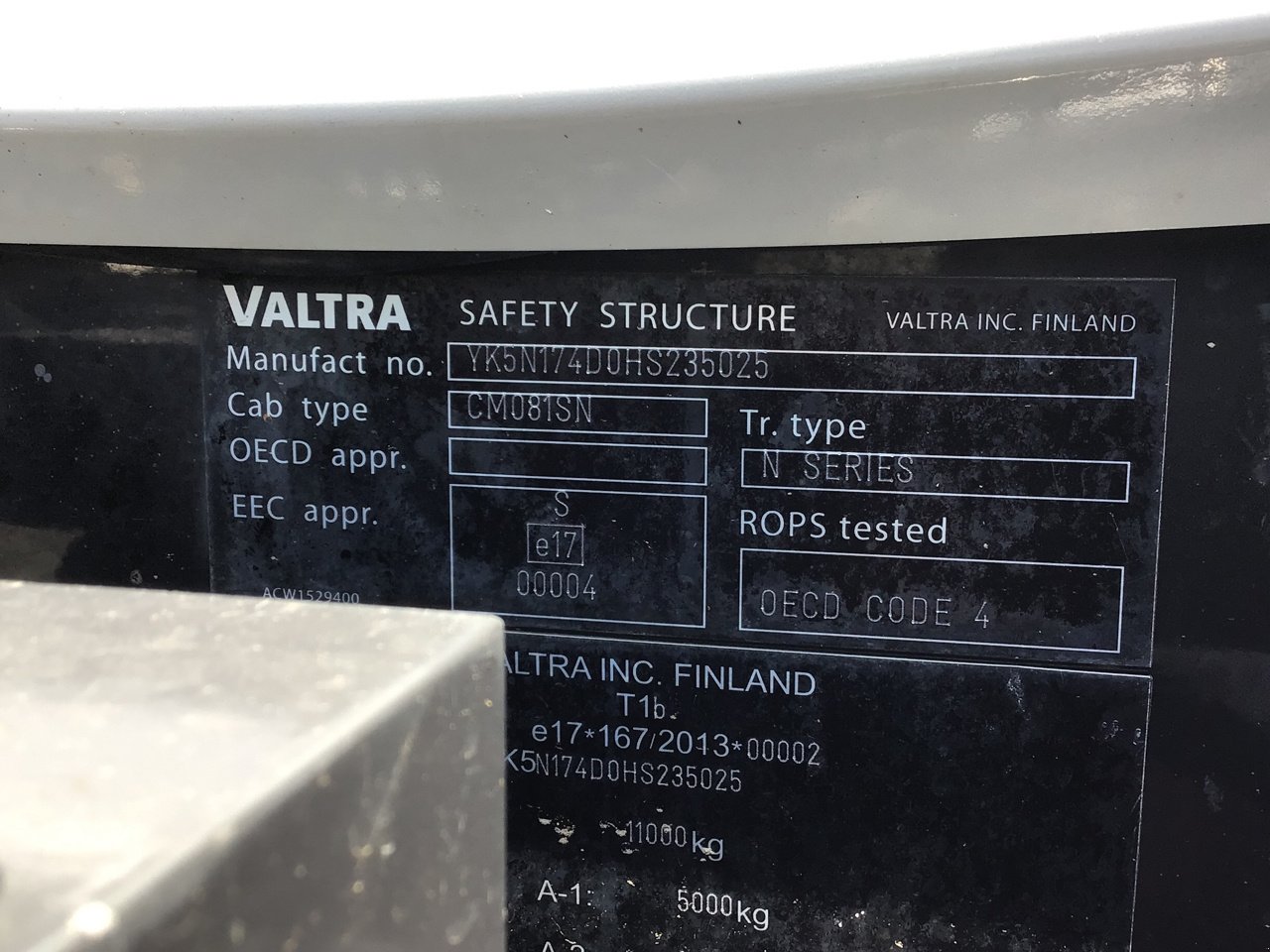 Traktor типа Valtra N 174 DIRECT, Gebrauchtmaschine в LACAPELLE-MARIVAL (Фотография 5)