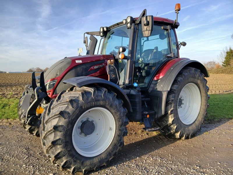 Traktor des Typs Valtra N 174 direct, Gebrauchtmaschine in Donaueschingen
