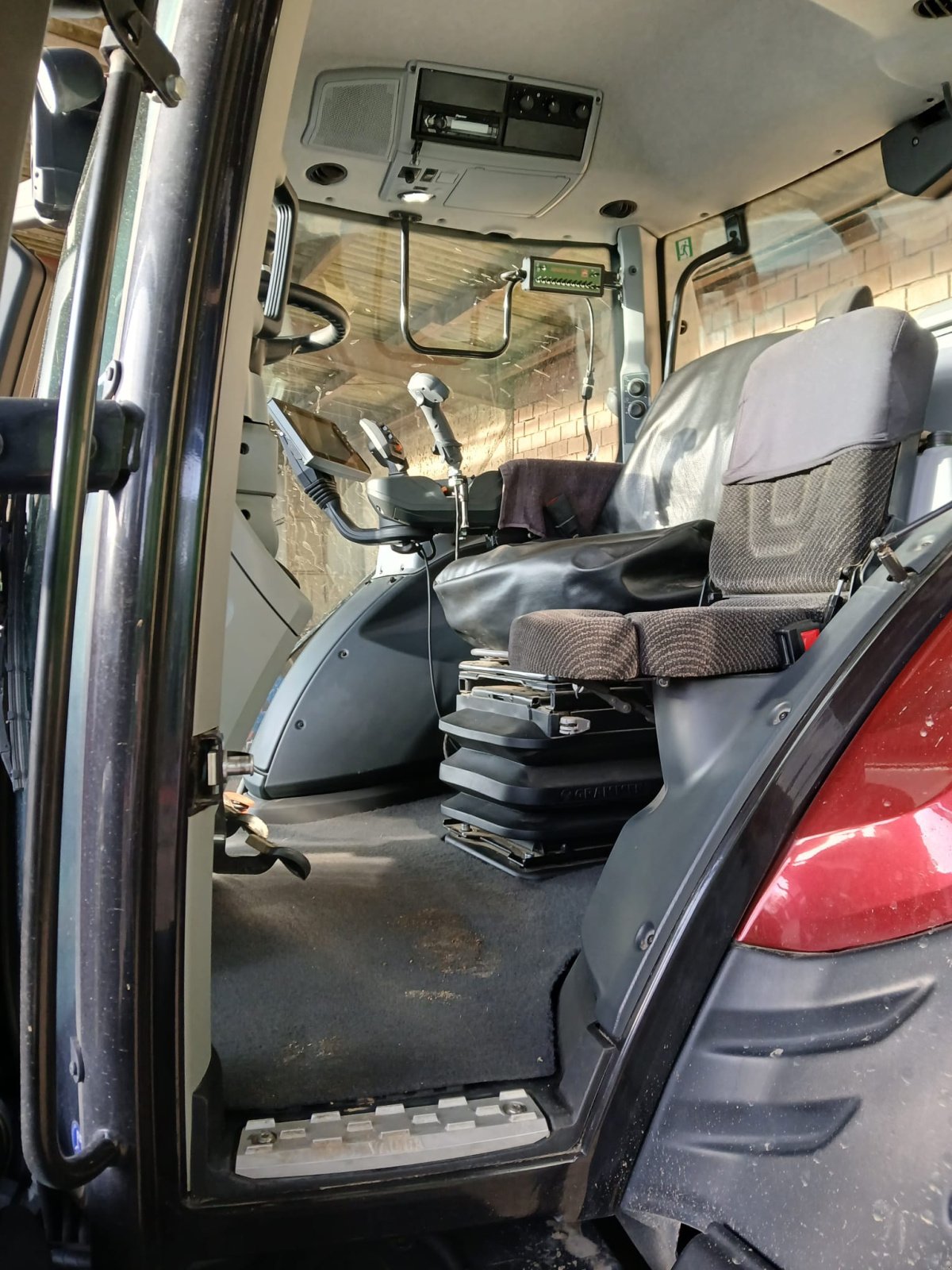 Traktor des Typs Valtra N 174 direct, Gebrauchtmaschine in Donaueschingen (Bild 9)