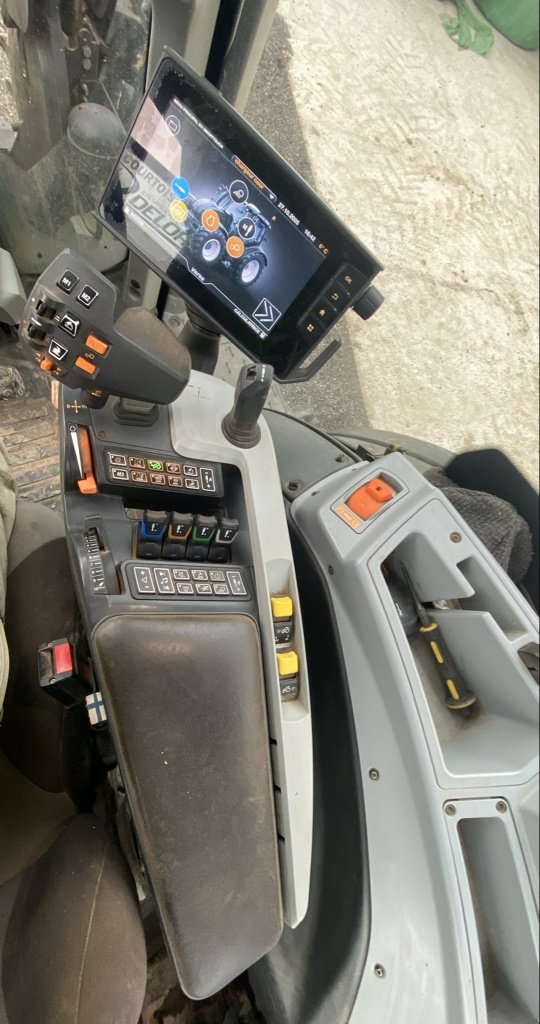 Traktor του τύπου Valtra N 174 V SmartTouch, Gebrauchtmaschine σε Nasbinals (Φωτογραφία 3)