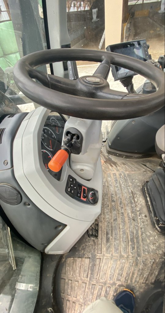 Traktor του τύπου Valtra N 174 V SmartTouch, Gebrauchtmaschine σε Nasbinals (Φωτογραφία 5)