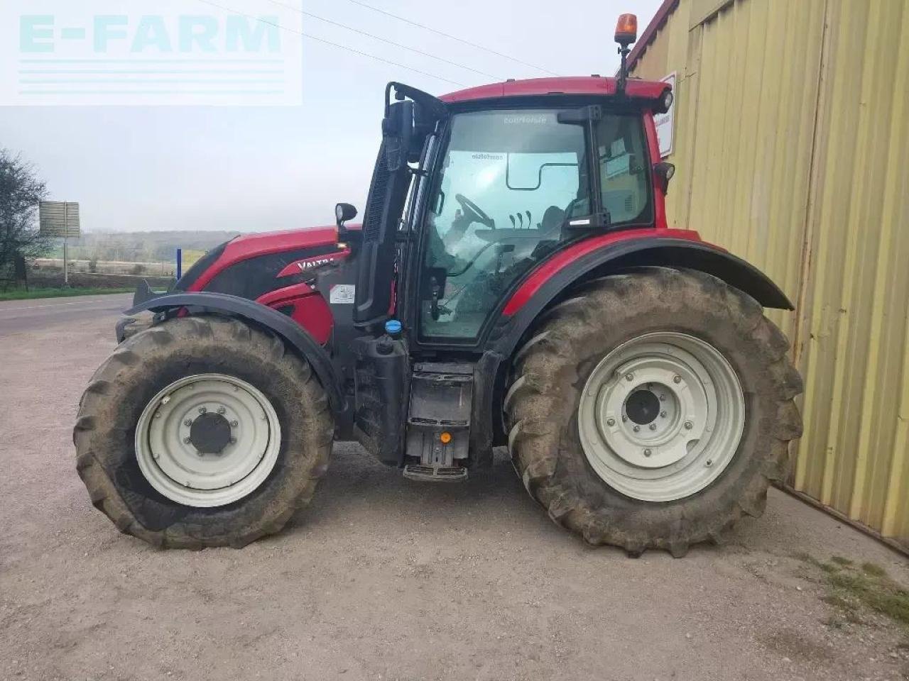 Traktor типа Valtra n 174, Gebrauchtmaschine в CHAUVONCOURT (Фотография 7)