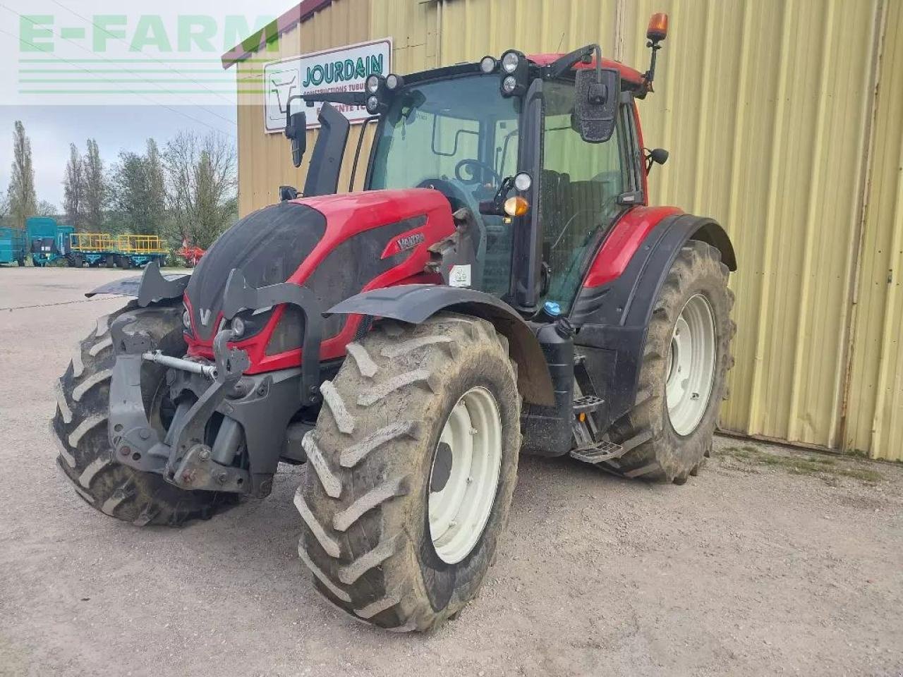 Traktor tip Valtra n 174, Gebrauchtmaschine in CHAUVONCOURT (Poză 1)