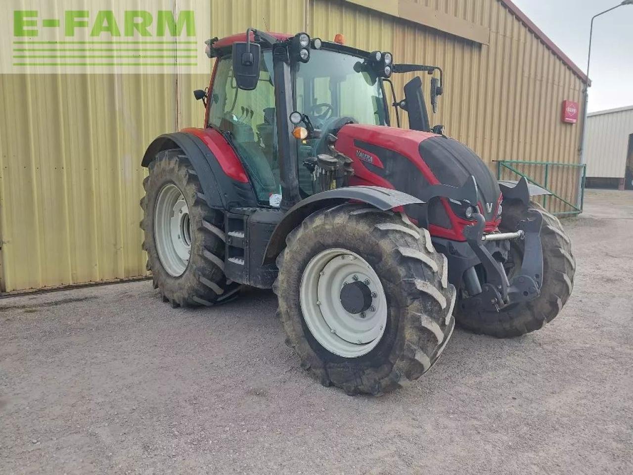 Traktor tip Valtra n 174, Gebrauchtmaschine in CHAUVONCOURT (Poză 2)
