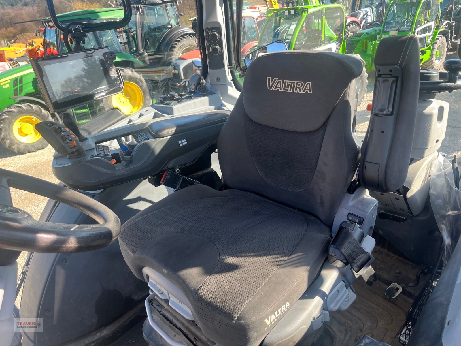 Traktor typu Valtra N 174D mit Rüfa, Gebrauchtmaschine v Mainburg/Wambach (Obrázek 16)