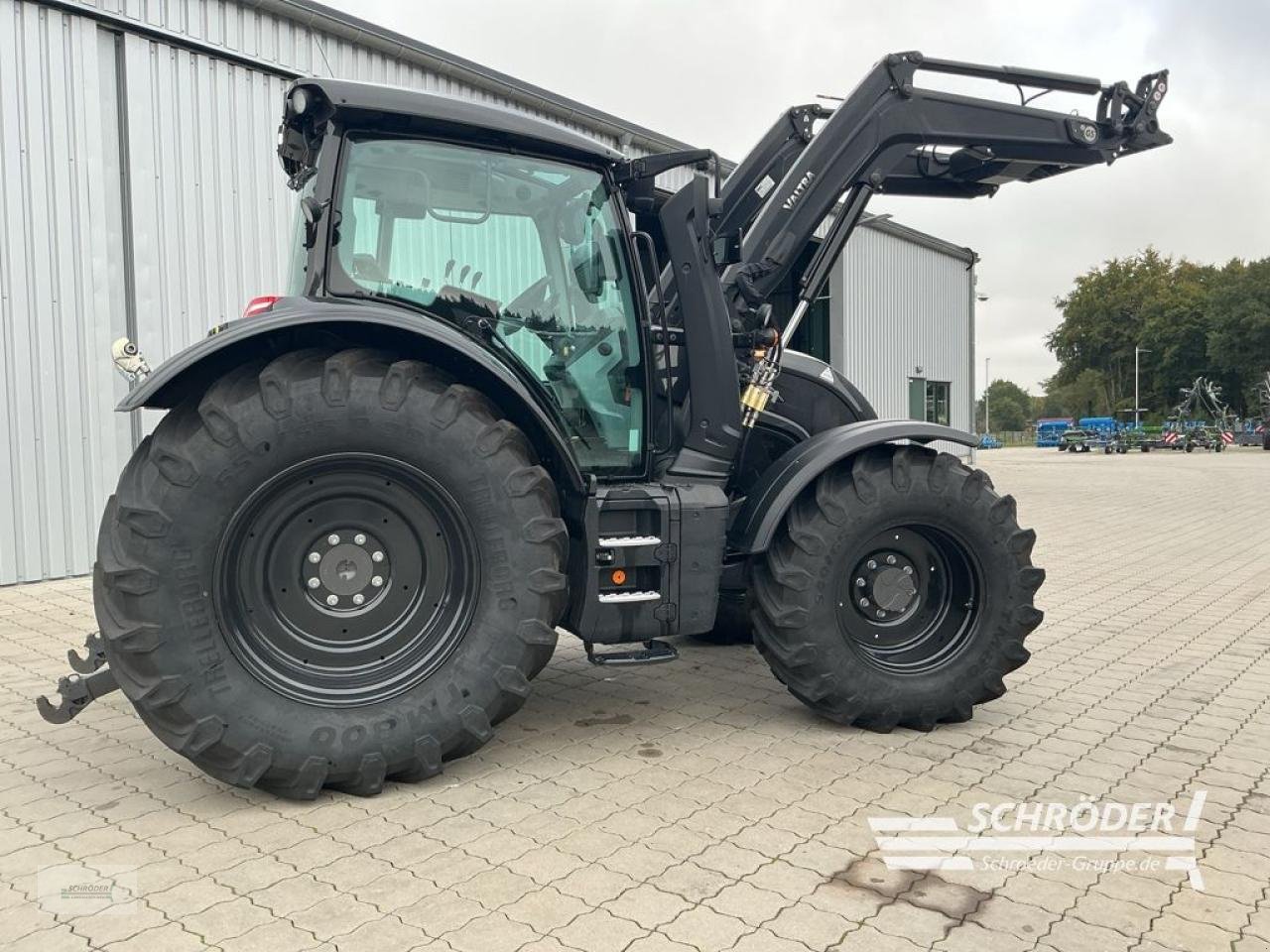 Traktor des Typs Valtra N 175 A, Neumaschine in Holdorf (Bild 5)