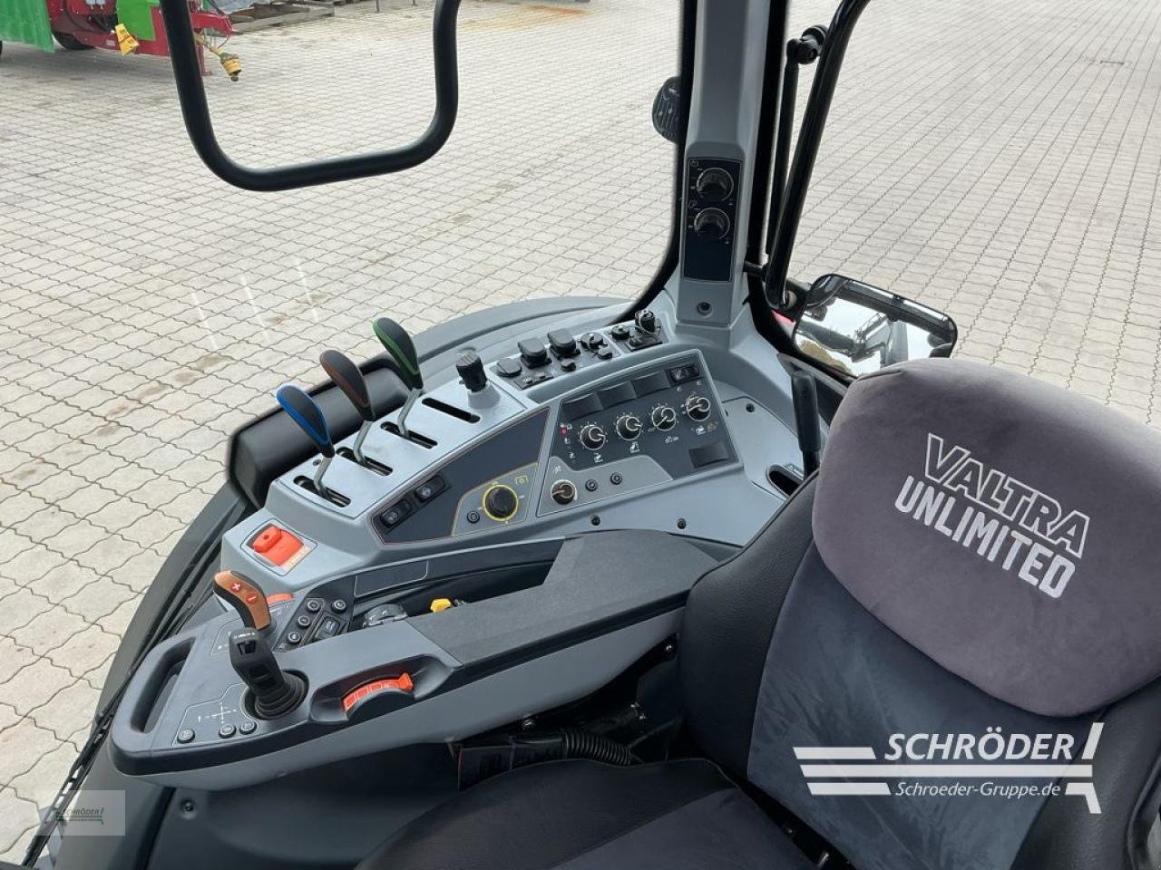 Traktor des Typs Valtra N 175 A, Neumaschine in Holdorf (Bild 18)