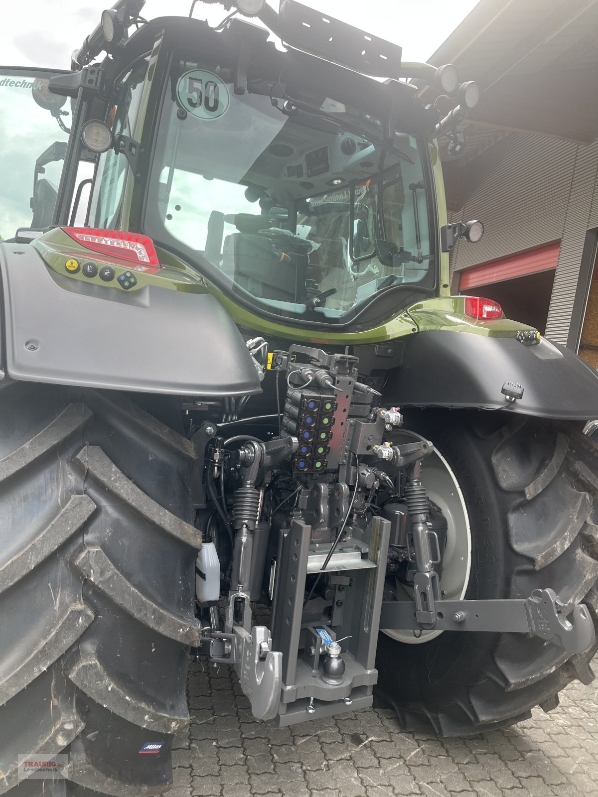 Traktor του τύπου Valtra N 175 D Forst, Neumaschine σε Mainburg/Wambach (Φωτογραφία 2)