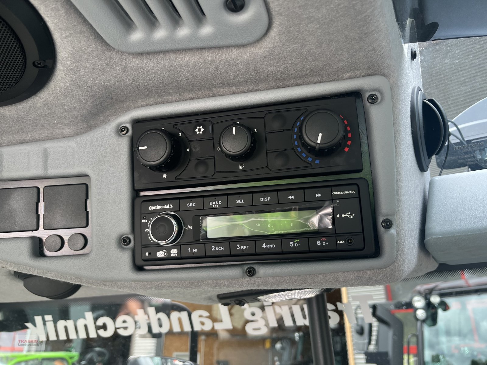 Traktor του τύπου Valtra N 175 D Forst, Neumaschine σε Mainburg/Wambach (Φωτογραφία 11)