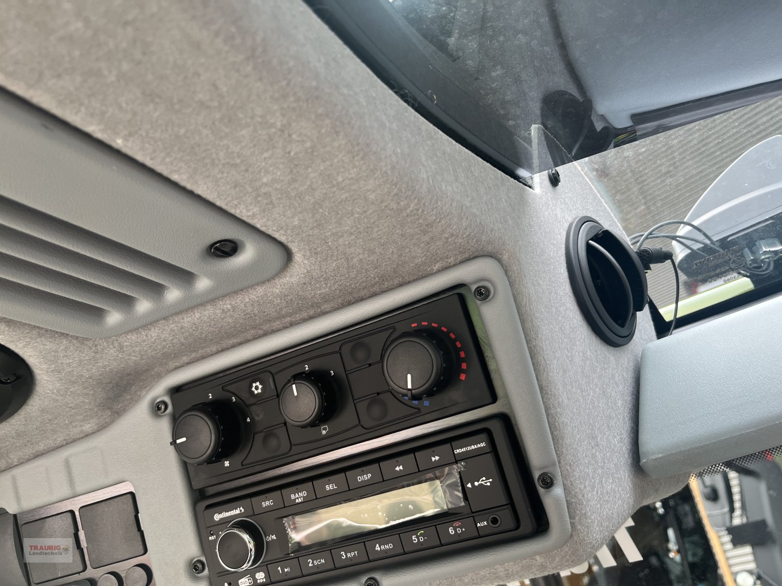 Traktor του τύπου Valtra N 175 D Forst, Neumaschine σε Mainburg/Wambach (Φωτογραφία 12)