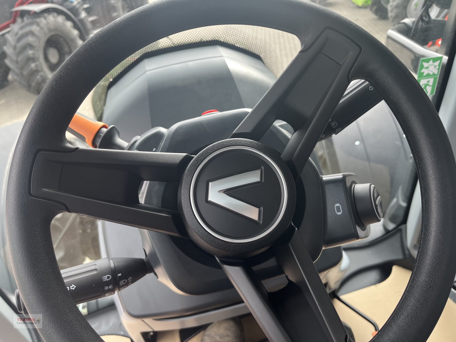 Traktor του τύπου Valtra N 175 D Forst, Neumaschine σε Mainburg/Wambach (Φωτογραφία 13)