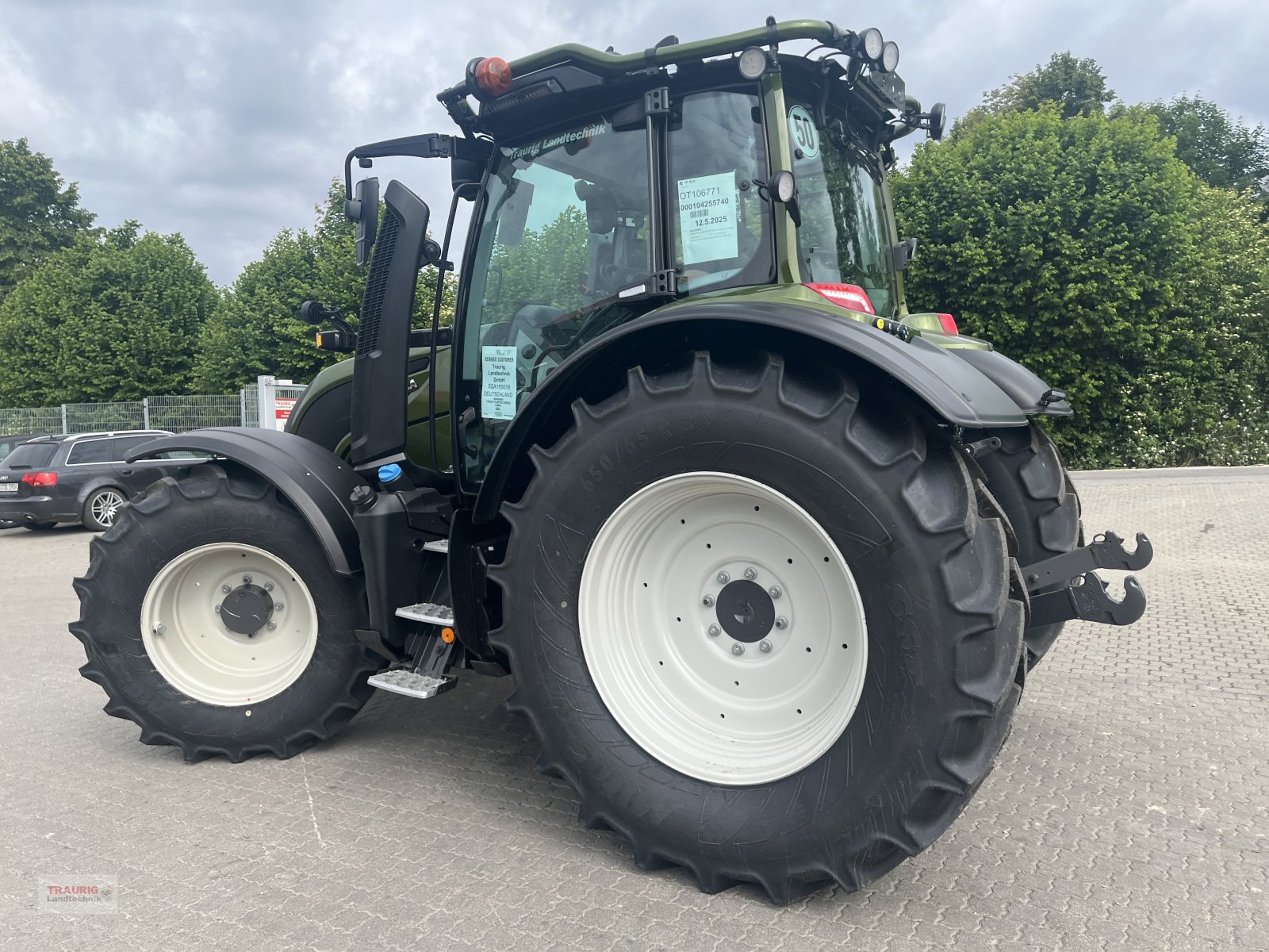 Traktor του τύπου Valtra N 175 D Forst, Neumaschine σε Mainburg/Wambach (Φωτογραφία 18)
