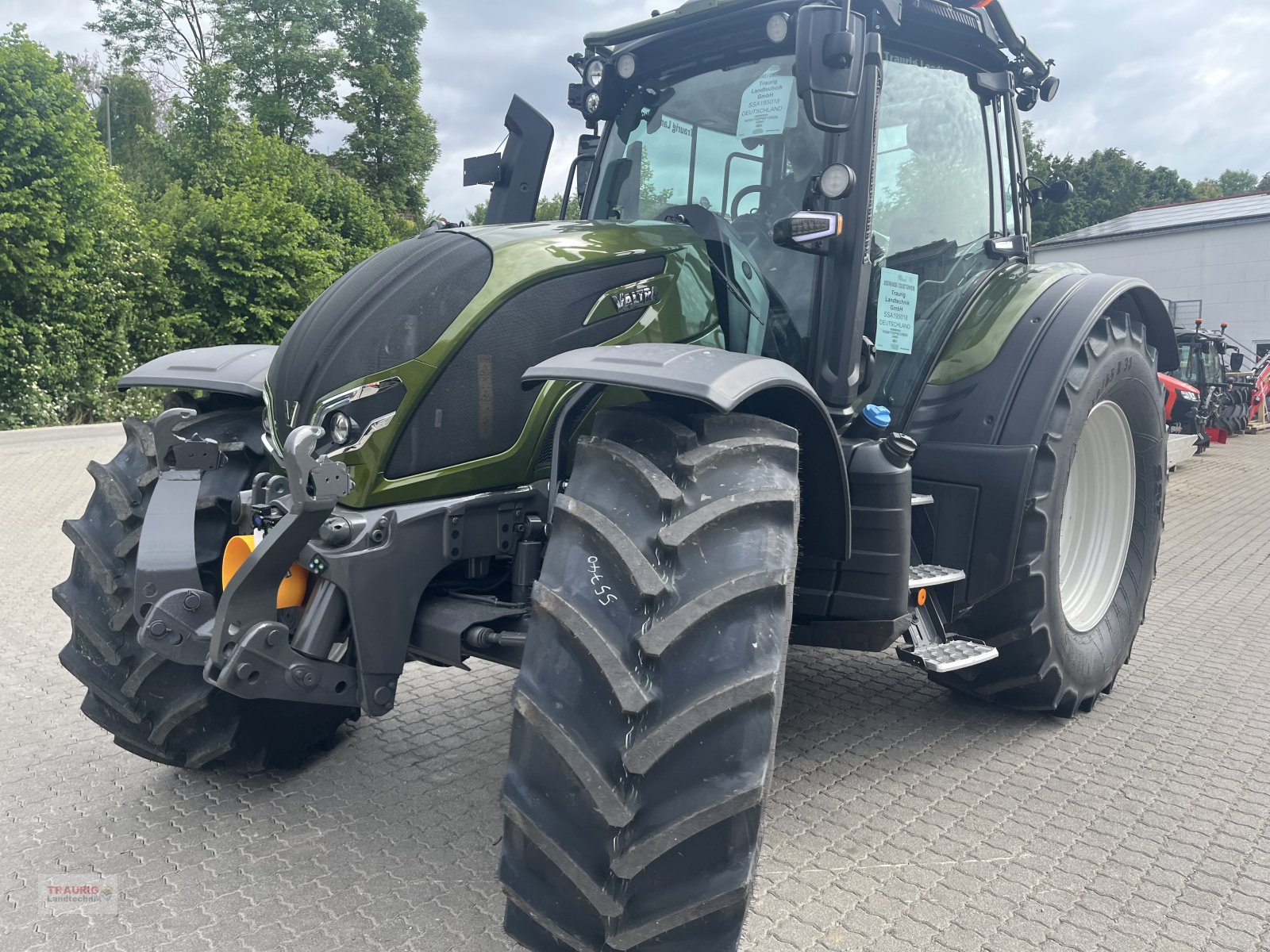 Traktor του τύπου Valtra N 175 D Forst, Neumaschine σε Mainburg/Wambach (Φωτογραφία 20)