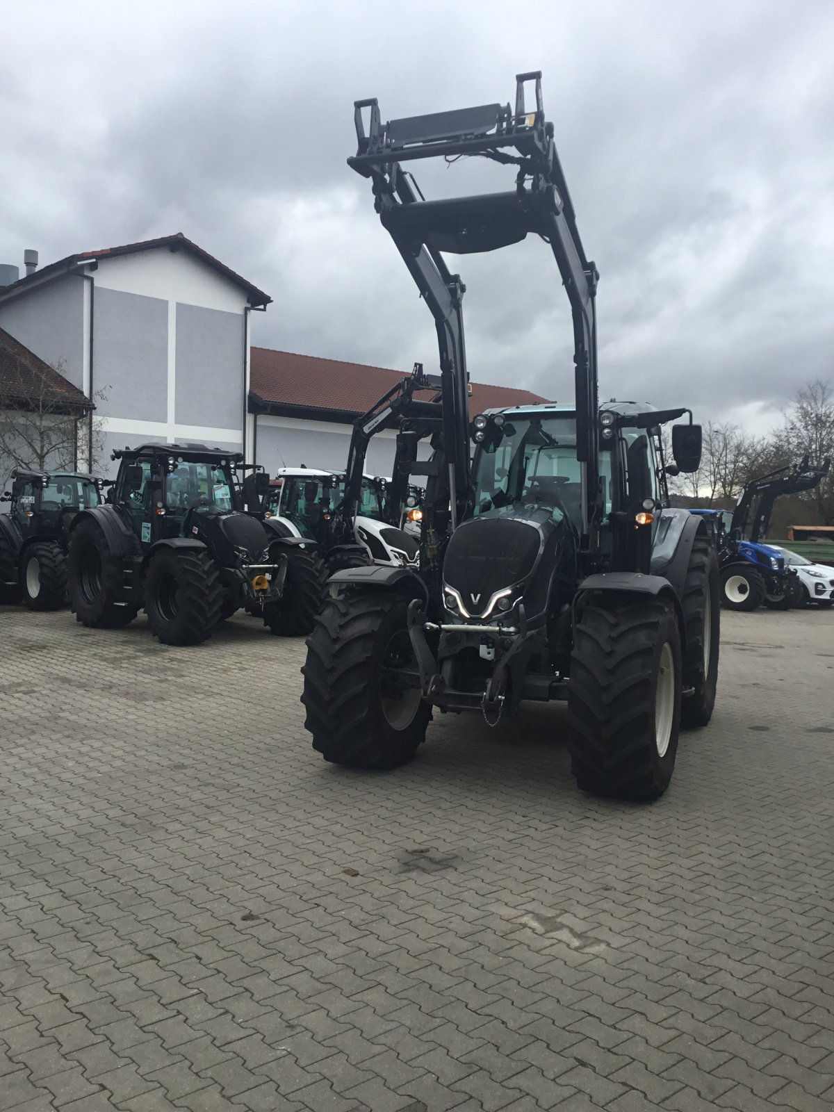 Traktor типа Valtra N 175 D, Gebrauchtmaschine в Deggendorf (Фотография 2)
