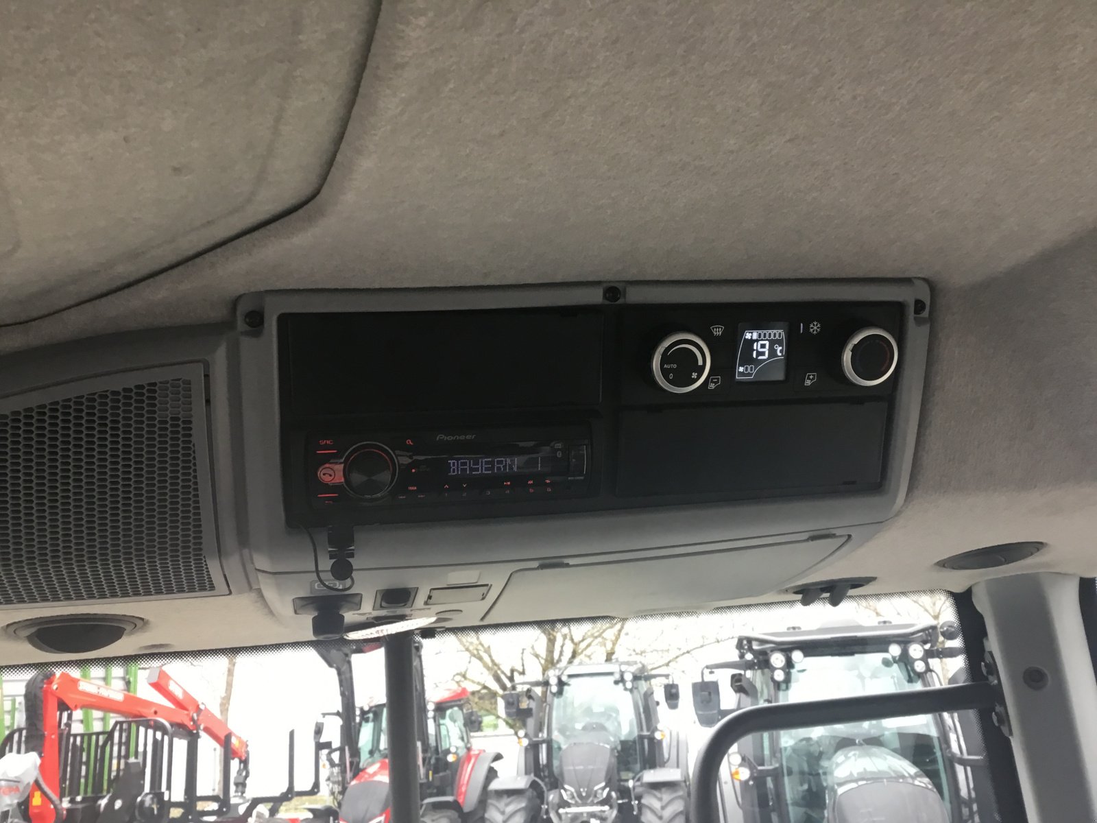 Traktor типа Valtra N 175 D, Gebrauchtmaschine в Deggendorf (Фотография 7)