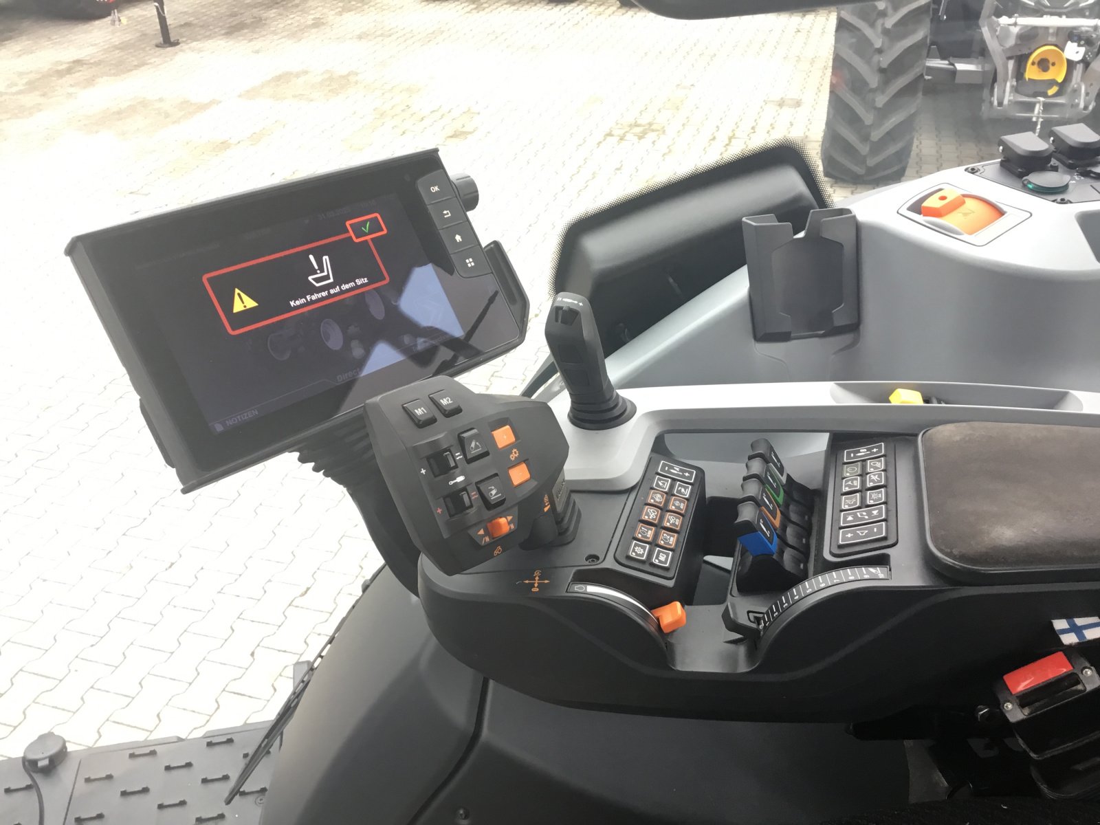 Traktor типа Valtra N 175 D, Gebrauchtmaschine в Deggendorf (Фотография 8)