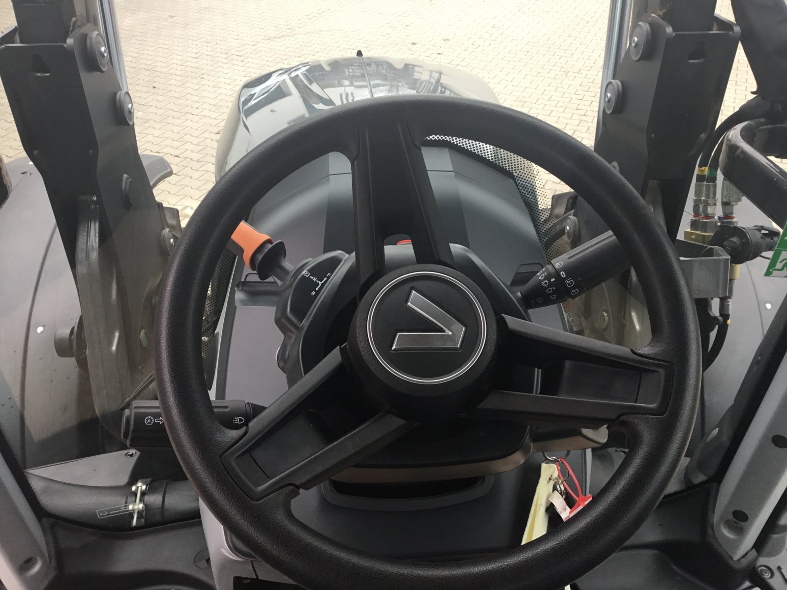 Traktor типа Valtra N 175 D, Gebrauchtmaschine в Deggendorf (Фотография 10)